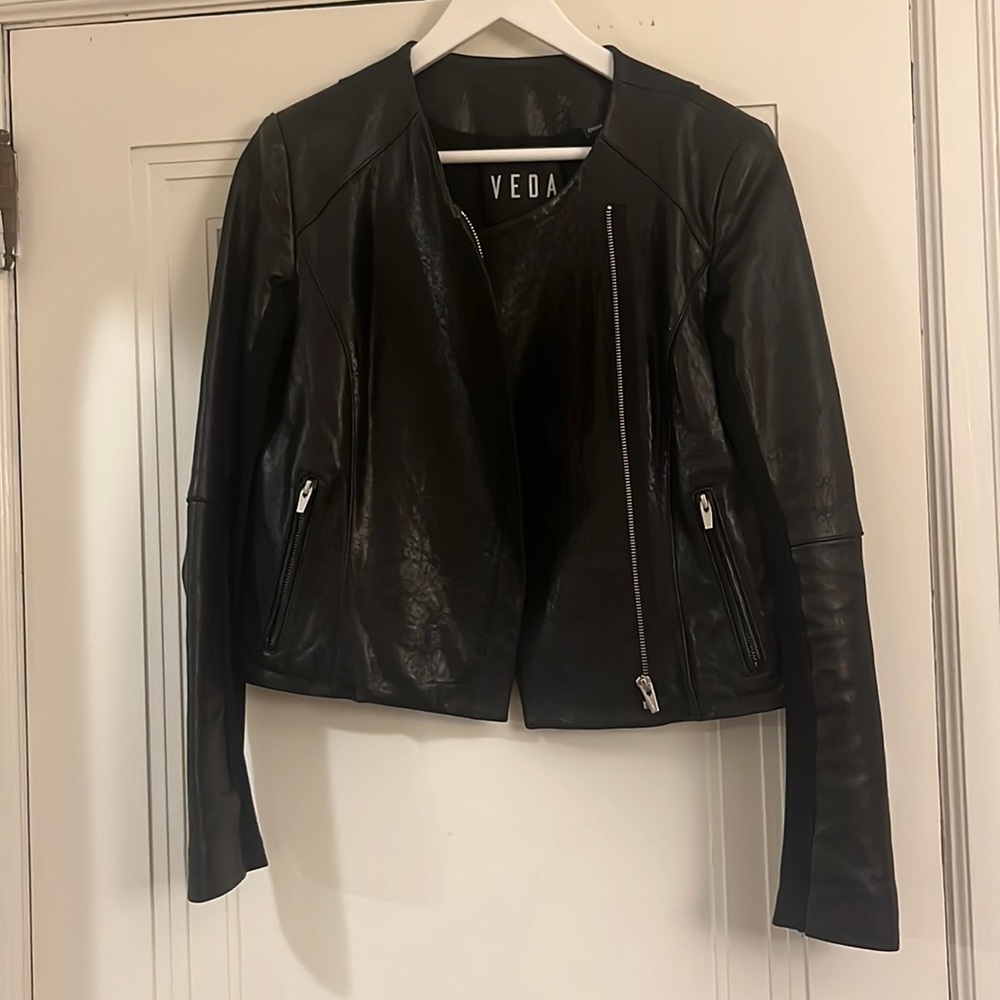 Leather jacket - Picture 3 of 9